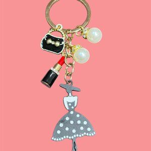 BAG CHARM VINTAGE LADY WITH PEARLS AND LIPSTICK
